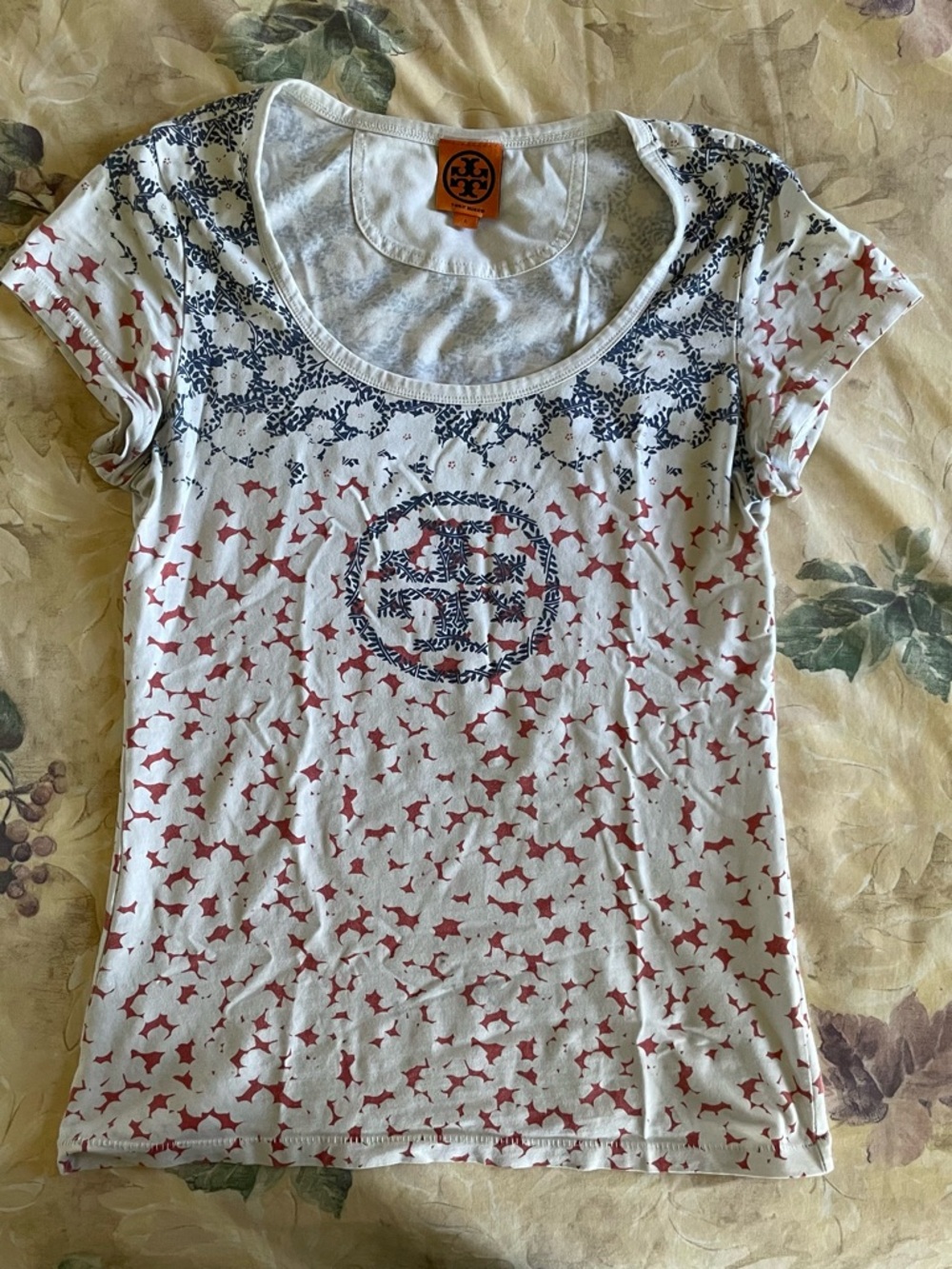 Tory Burch White Scoop Neck Tee with Red Star Motif and Navy Logo